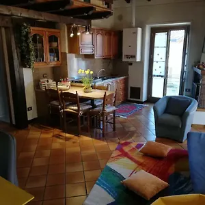 Alex's Apartment Crone