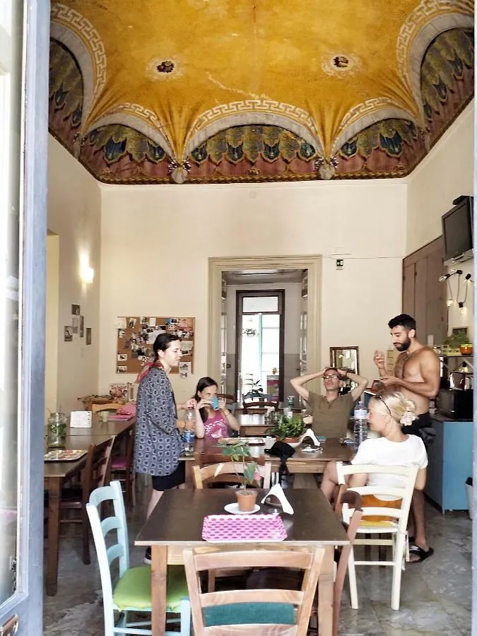 بيت شباب Ostello Degli Elefanti كاتانيا